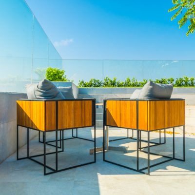 outdoor-patio-decoration-with-char-table